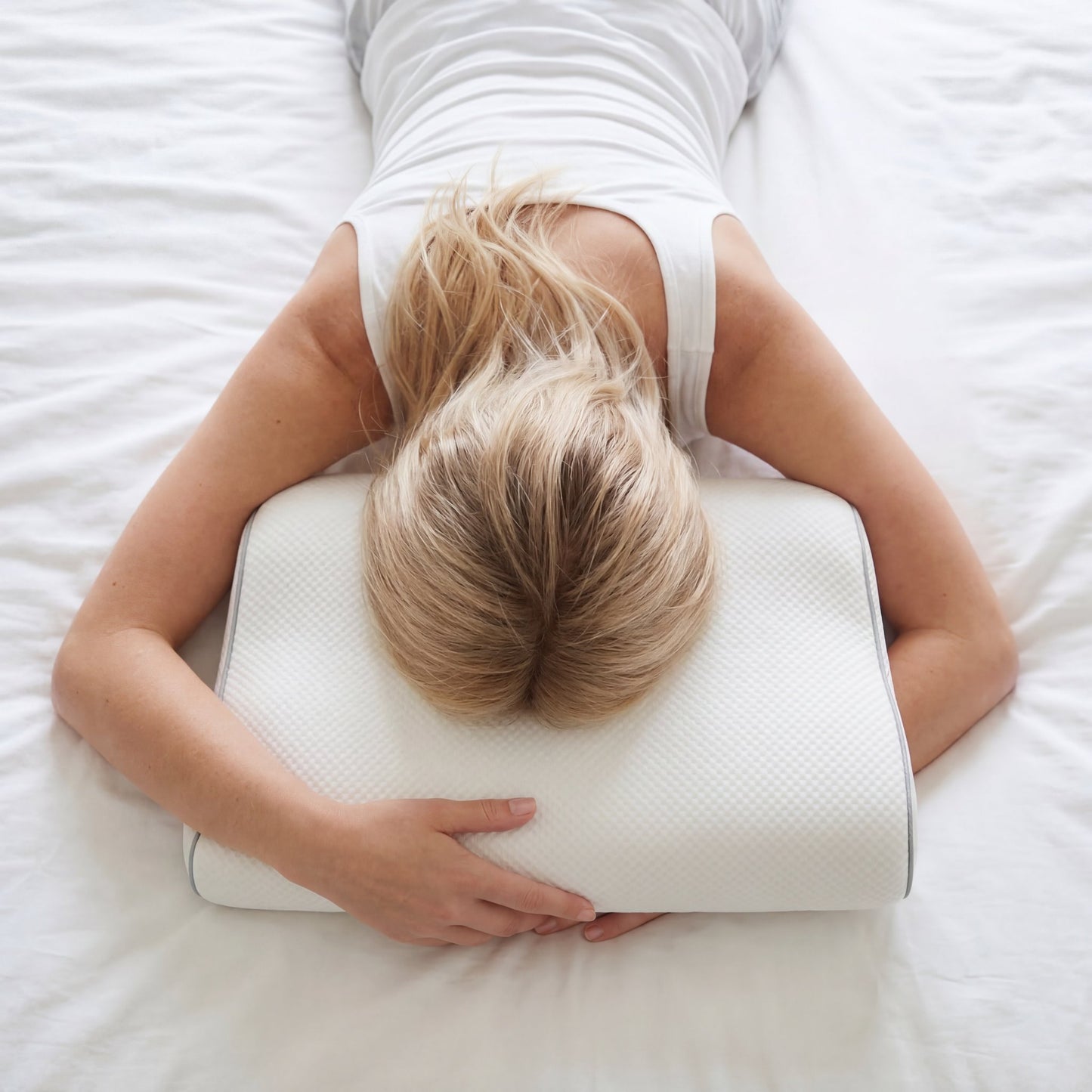 VANFARD™ Ergonomic Memory Foam Pillow
